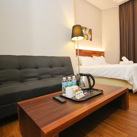 เดอะ ริเวอร์แบงก์ โฮเต็ล แอนด์ สปา Hotel กวนตัน ภายนอก รูปภาพ