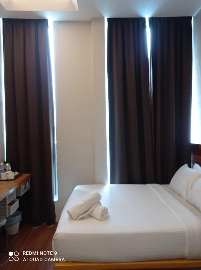 เดอะ ริเวอร์แบงก์ โฮเต็ล แอนด์ สปา Hotel กวนตัน ภายนอก รูปภาพ