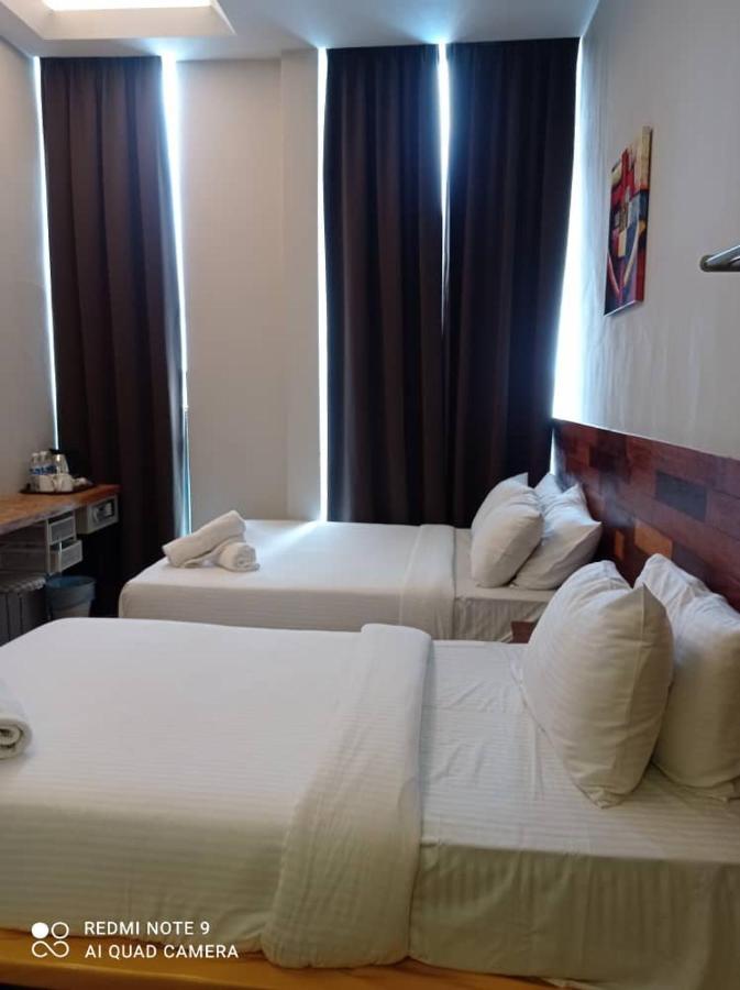 เดอะ ริเวอร์แบงก์ โฮเต็ล แอนด์ สปา Hotel กวนตัน ภายนอก รูปภาพ