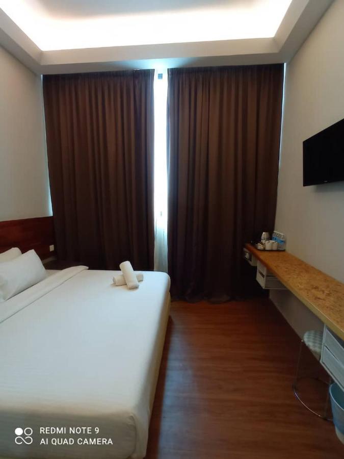เดอะ ริเวอร์แบงก์ โฮเต็ล แอนด์ สปา Hotel กวนตัน ภายนอก รูปภาพ